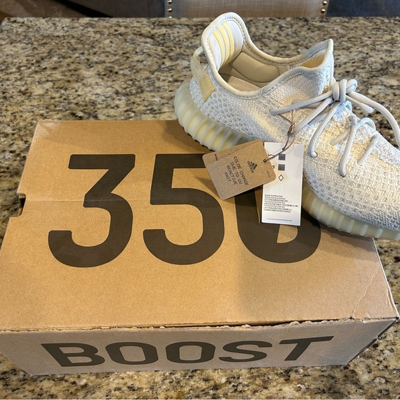 NWT Color Change Yeezy Boost 350 V2 “Light” Color Changing Shoes - Picture 9 of 16